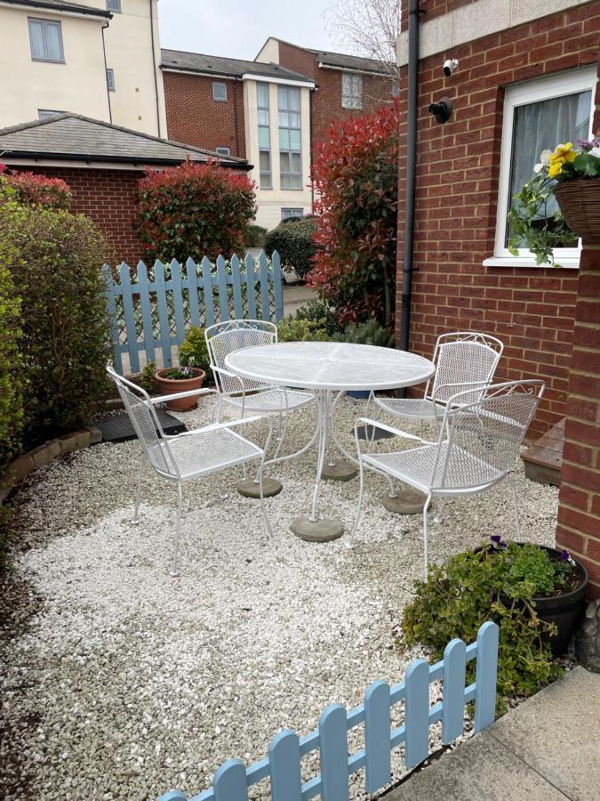 Tisi Choice Bed & Breakfast Northfleet ภายนอก รูปภาพ